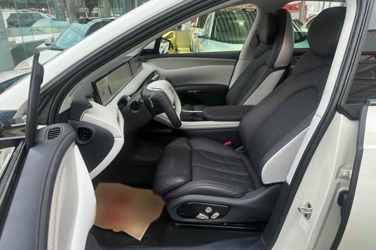 Used IM LS7 2023 77 kWh Urban Fit Rear-Wheel Drive Interior 4