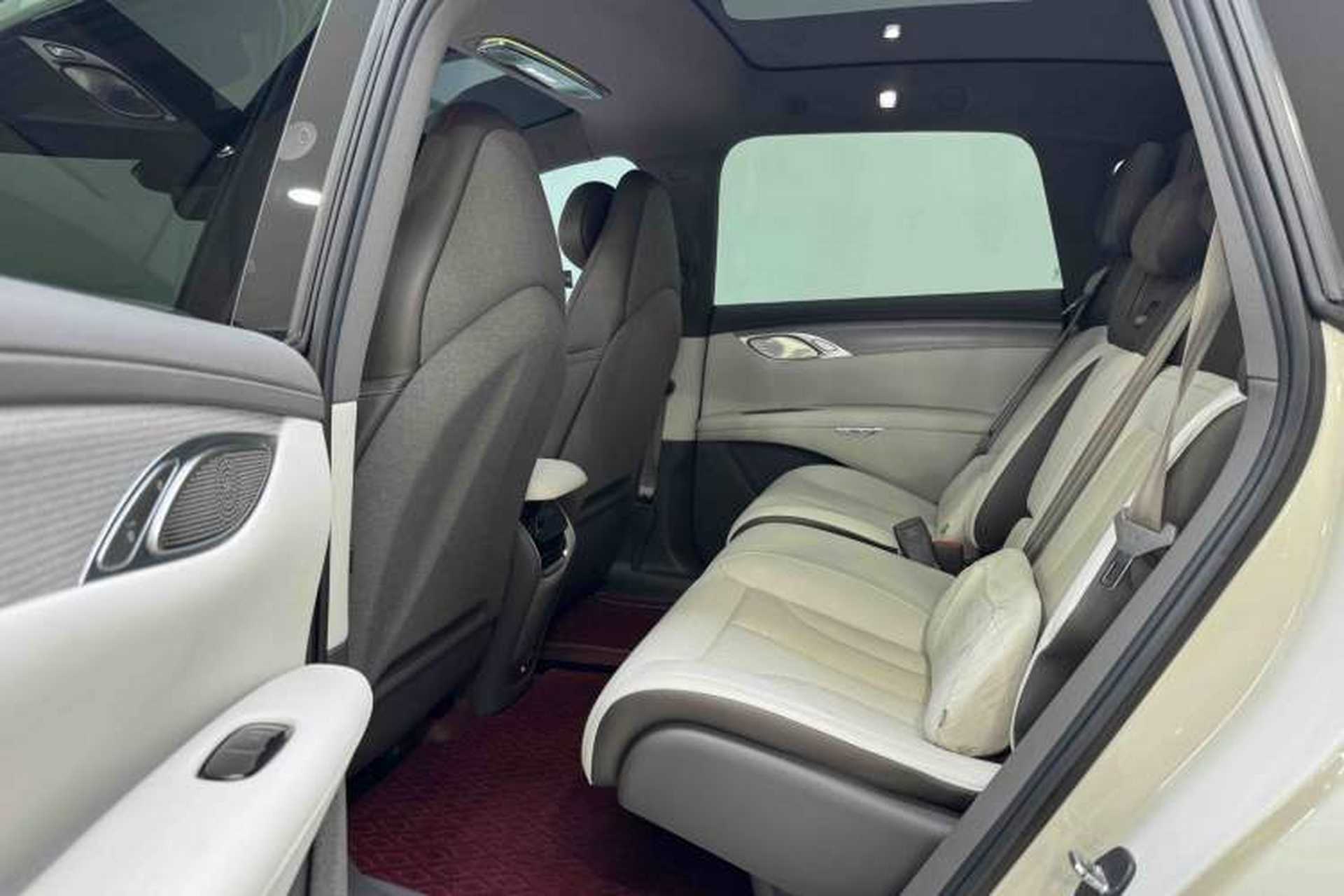 Used IM LS7 2023 90 kWh Elite Rear-Drive Version Interior 5