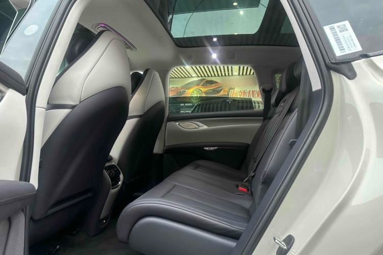 Used IM LS7 2023 77 kWh Urban Fit Rear-Wheel Drive Interior 5