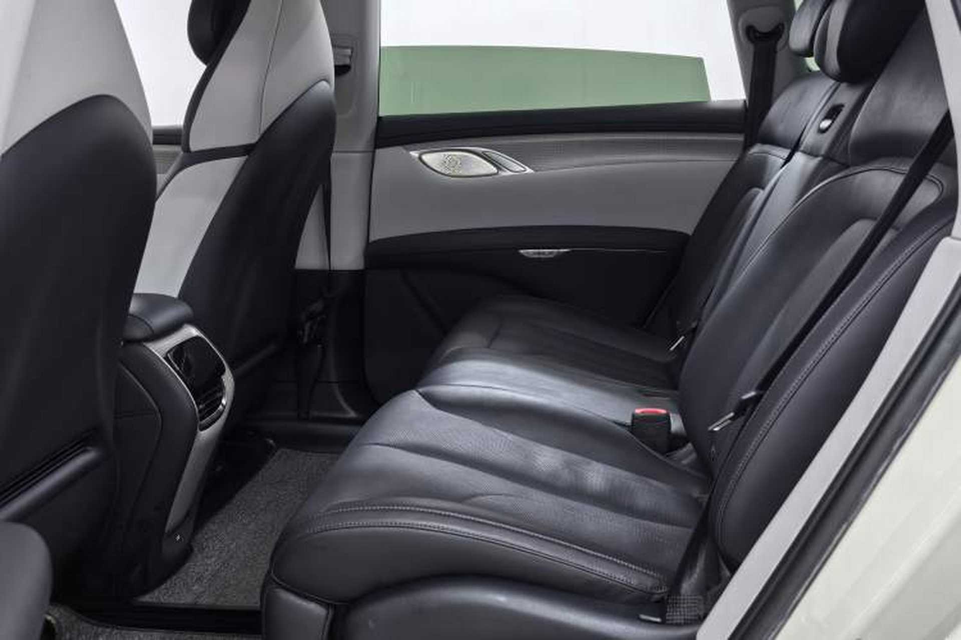 Used IM LS7 2023 90 kWh Elite Rear-Drive Version Interior 6