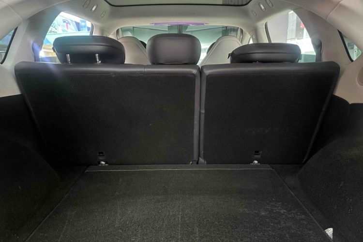 Used IM LS7 2023 77 kWh Urban Fit Rear-Wheel Drive Interior 6