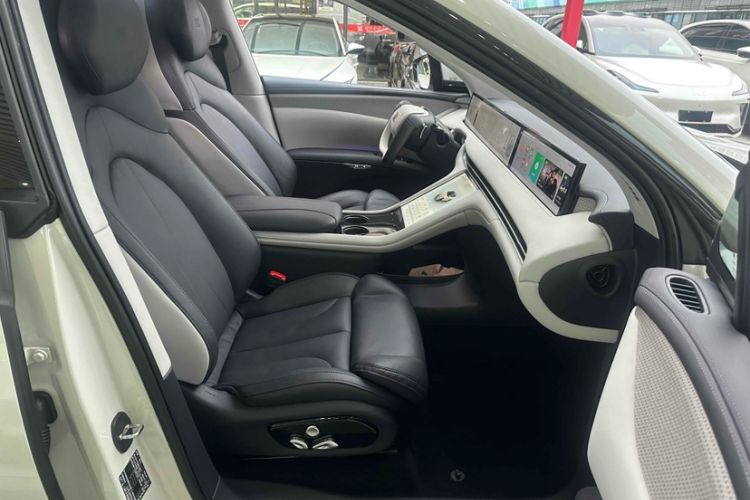 Used IM LS7 2023 77 kWh Urban Fit Rear-Wheel Drive Interior 7