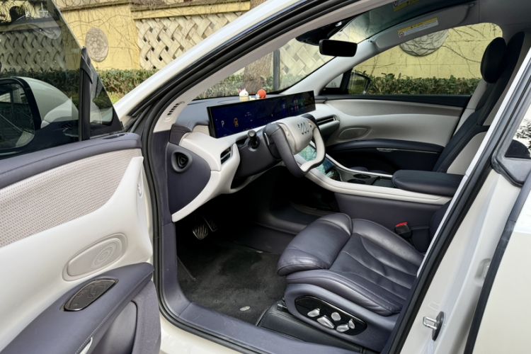 Used IM LS7 2023 90 kWh Elite Rear-Drive Version Interior 7
