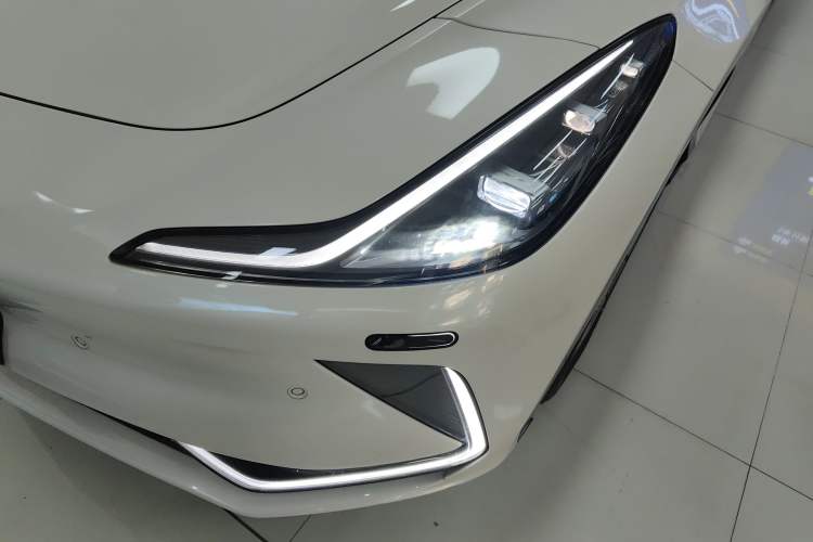 Used IM LS7 2023 77 kWh Urban Fit Rear-Wheel Drive Left Front Headlight