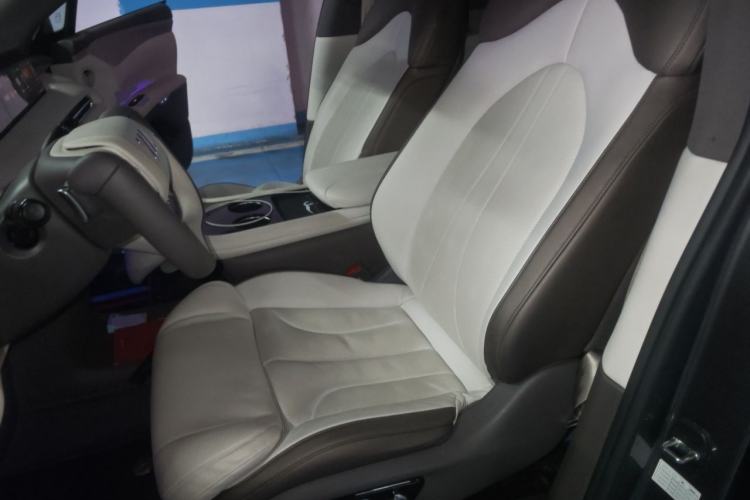 Used IM LS7 2023 90 kWh Elite Rear-Drive Version Left Front Seat