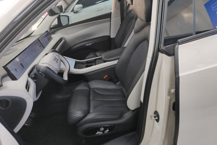 Used IM LS7 2023 77 kWh Urban Fit Rear-Wheel Drive Left Front Seat