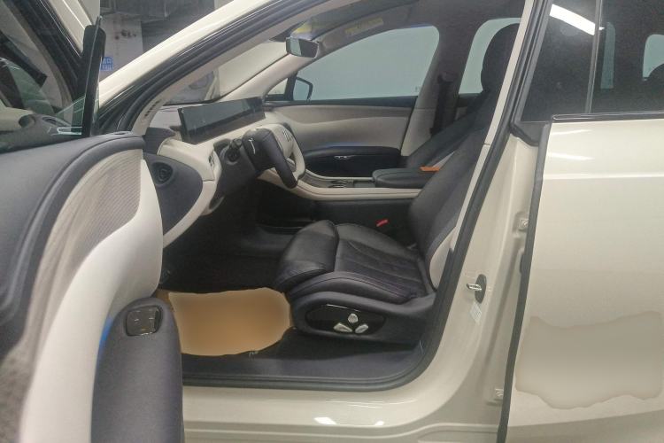 Used IM LS7 2023 77 kWh Urban Fit Rear-Wheel Drive Left Front Seat
