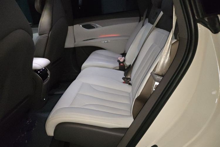 Used IM LS7 2023 90 kWh Elite Rear-Drive Version Left Rear Seat