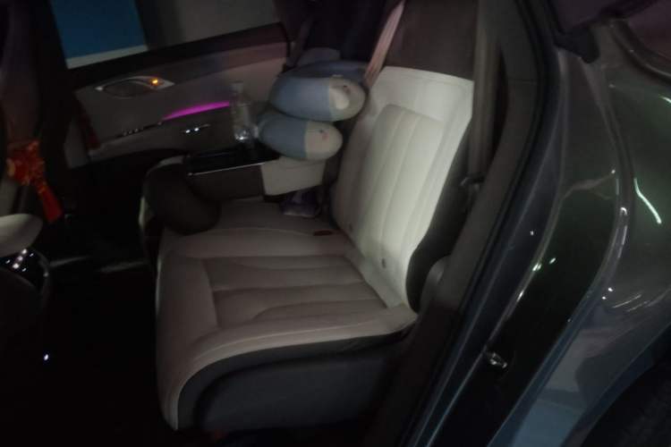 Used IM LS7 2023 90 kWh Elite Rear-Drive Version Left Rear Seat