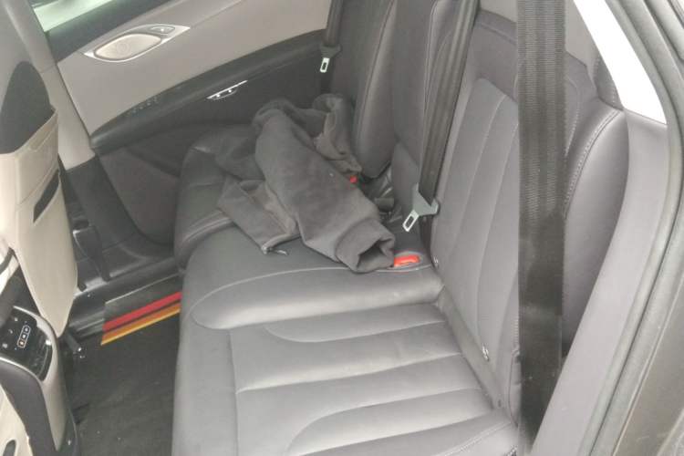 Used IM LS7 2023 100kWh Lux All-Wheel-Drive Version Left Rear Seat