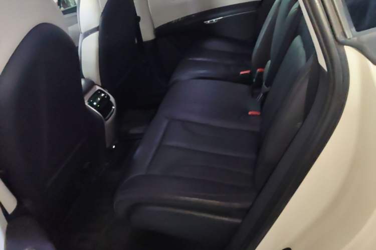 Used IM LS7 2023 90 kWh Elite Rear-Drive Version Left Rear Seat