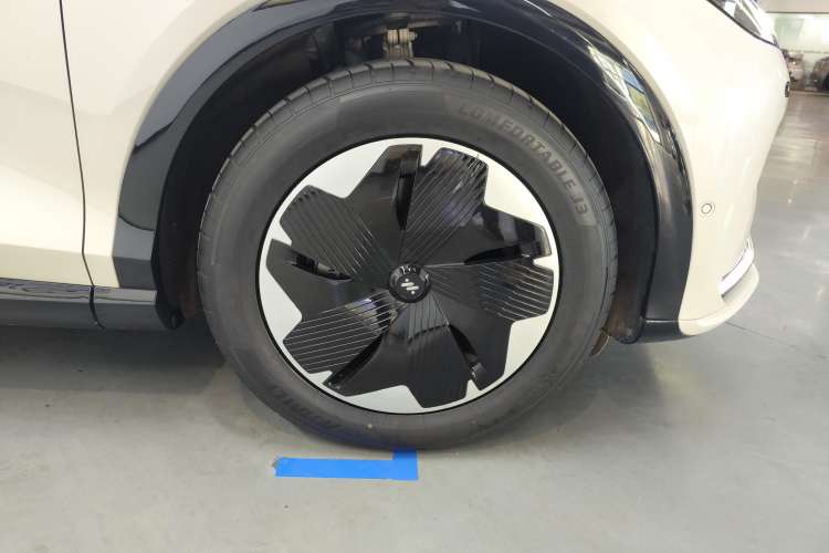 Used IM LS7 2023 77 kWh Urban Fit Rear-Wheel Drive Left Rear Wheel Hub