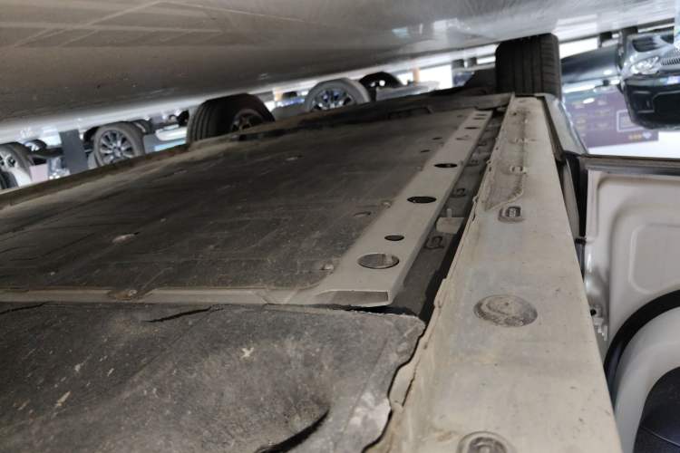 Used IM LS7 2023 77 kWh Urban Fit Rear-Wheel Drive Left Side Sill