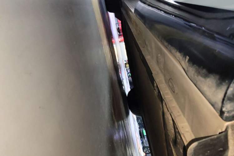 Used IM LS7 2023 90 kWh Elite Rear-Drive Version Left Side Sill