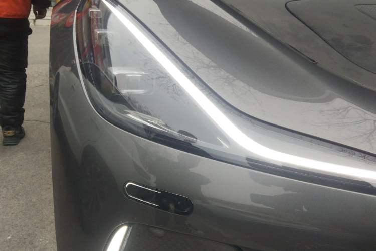 Used IM LS7 2023 100kWh Lux All-Wheel-Drive Version Right Front Headlight
