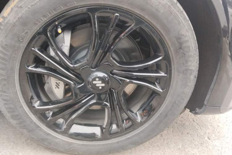Used IM LS7 2023 100kWh Lux All-Wheel-Drive Version Right Front Wheel Hub