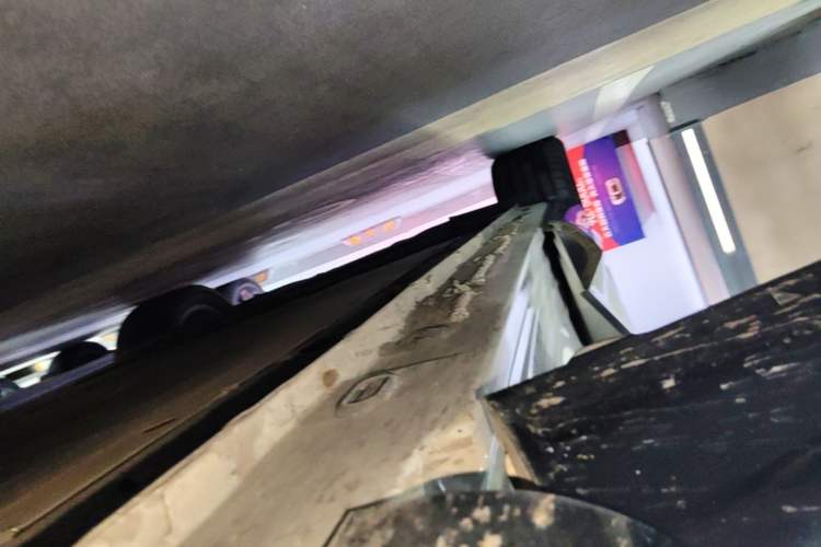 Used IM LS7 2023 90 kWh Elite Rear-Drive Version Right Side Sill