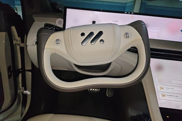 Used IM LS7 2023 90 kWh Elite Rear-Drive Version Steering Wheel