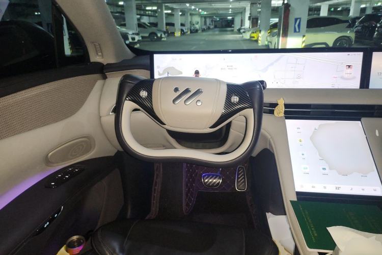 Used IM LS7 2023 90 kWh Elite Rear-Drive Version Steering Wheel