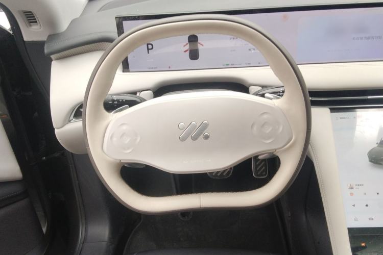 Used IM LS7 2023 100kWh Lux All-Wheel-Drive Version Steering Wheel