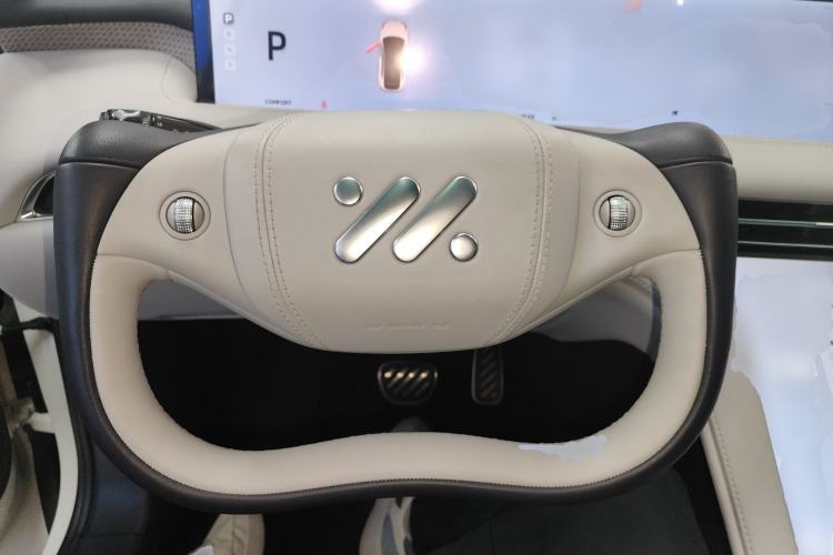 Used IM LS7 2023 77 kWh Urban Fit Rear-Wheel Drive Steering Wheel