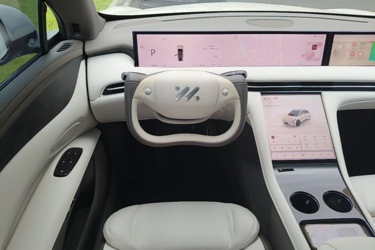 Used IM LS7 2023 90 kWh Elite Rear-Drive Version Steering Wheel
