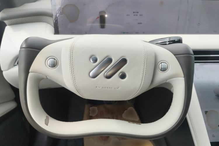 Used IM LS7 2023 90 kWh Elite Rear-Drive Version Steering Wheel
