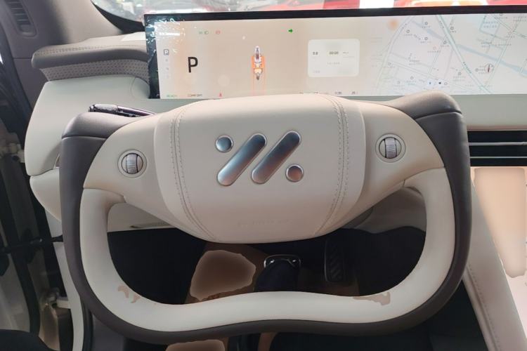 Used IM LS7 2023 90 kWh Elite All-Wheel-Drive Version Steering Wheel