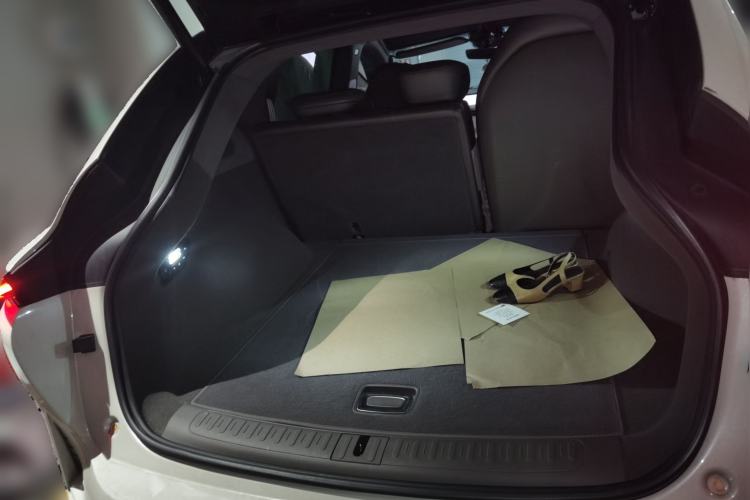 Used IM LS7 2023 90 kWh Elite Rear-Drive Version Trunk