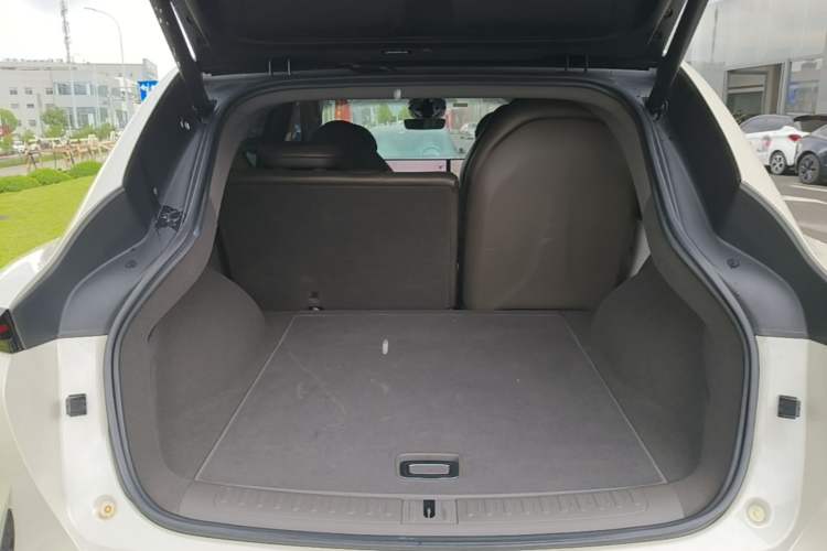 Used IM LS7 2023 90 kWh Elite Rear-Drive Version Trunk