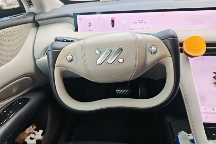 Used IM LS7 2023 90 kWh Elite Rear-Drive Version Steering Wheel