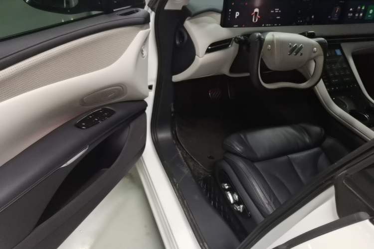 Used IM LS7 2023 90 kWh Elite Rear-Drive Version Driver Seat