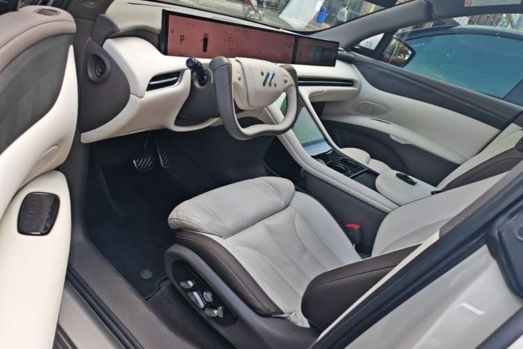 Used IM LS7 2023 90 kWh Elite Rear-Drive Version Driver Seat
