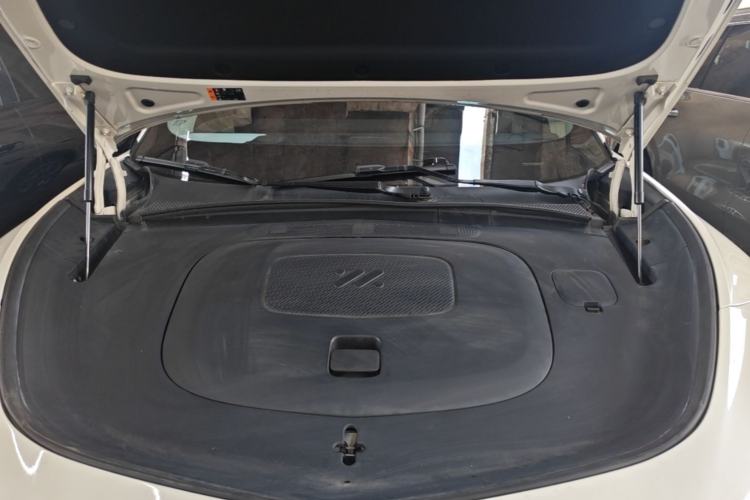 Used IM LS7 2023 90 kWh Elite Rear-Drive Version Engine Bay