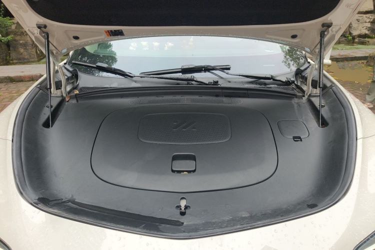 Used IM LS7 2023 90 kWh Elite Rear-Drive Version Engine Bay
