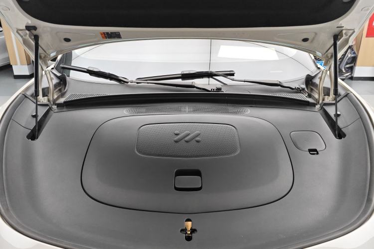 Used IM LS7 2023 90 kWh Elite All-Wheel-Drive Version Engine Bay