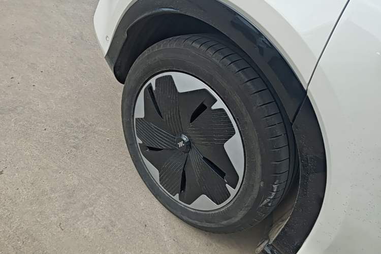Used IM LS7 2023 90 kWh Elite All-Wheel-Drive Version Exterior 5