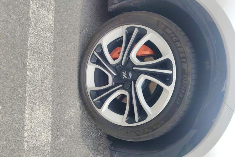 Used IM LS7 2023 90 kWh Elite All-Wheel-Drive Version Exterior 7