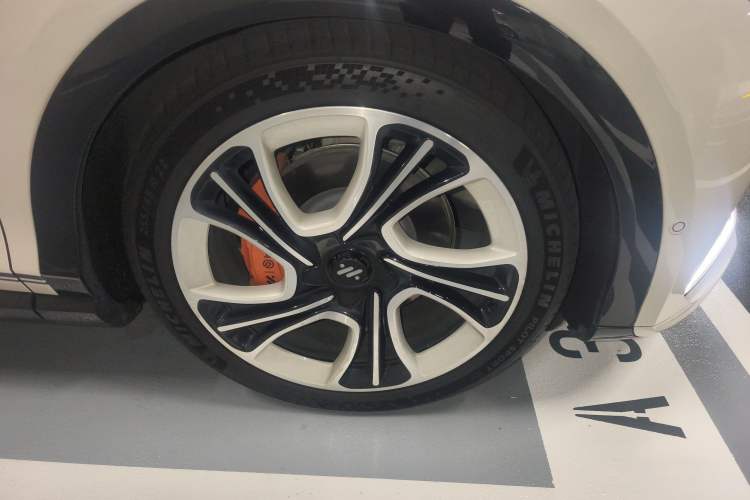Used IM LS7 2023 100kWh Pro All-Wheel-Drive Version Exterior 7