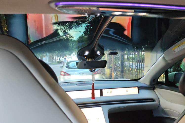 Used IM LS7 2023 90 kWh Elite Rear-Drive Version Headliner