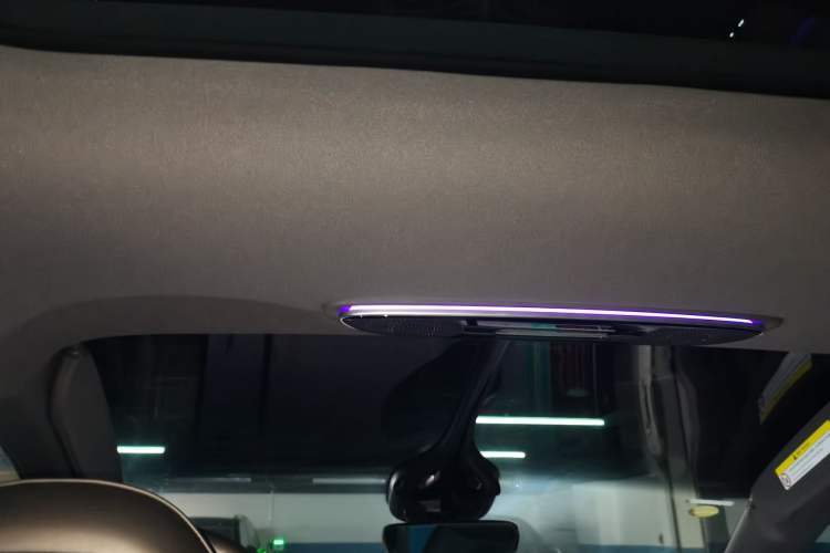 Used IM LS7 2023 90 kWh Elite Rear-Drive Version Headliner