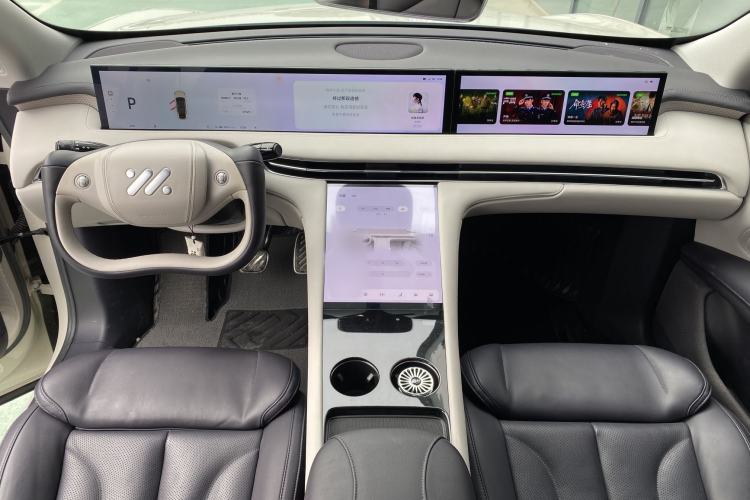Used IM LS7 2023 90 kWh Elite Rear-Drive Version Interior 1