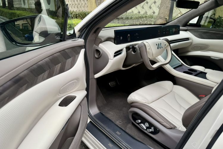 Used IM LS7 2023 100kWh Lux All-Wheel-Drive Version Interior 1
