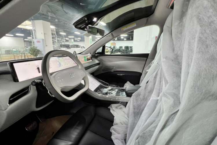 Used IM LS7 2023 90 kWh Elite All-Wheel-Drive Version Interior 2