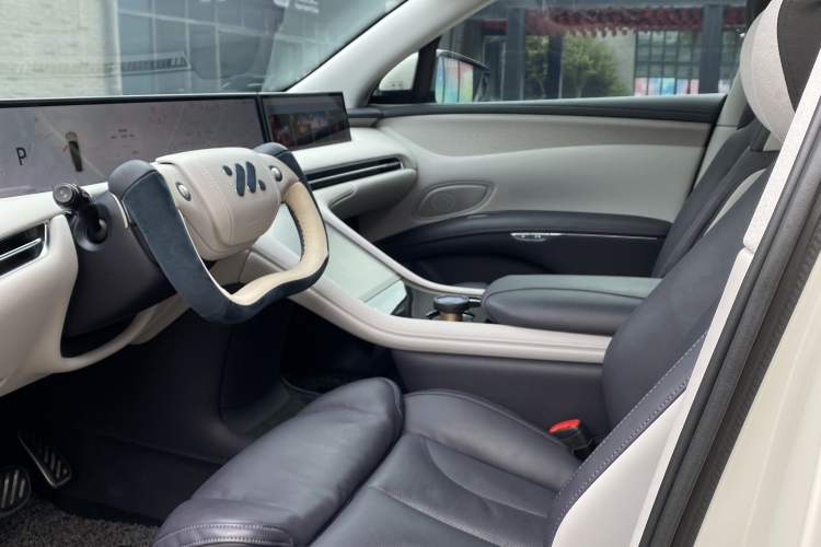 Used IM LS7 2023 90 kWh Elite All-Wheel-Drive Version Interior 3