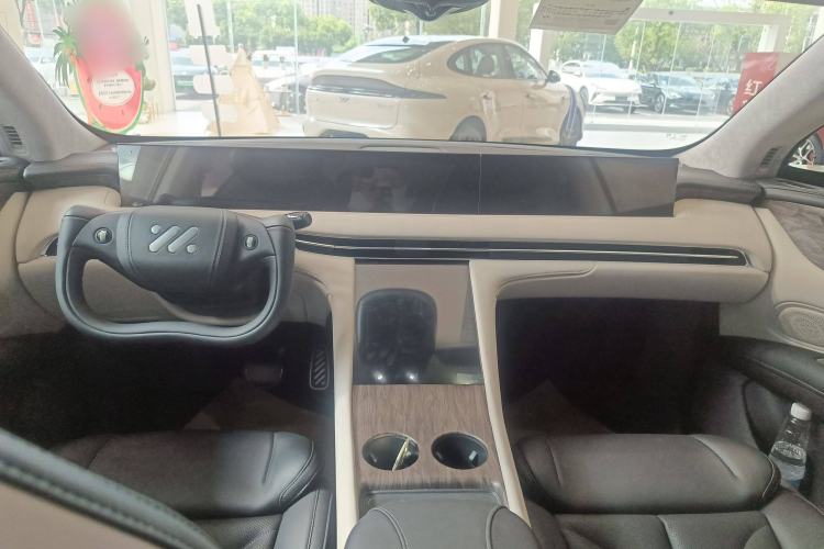 Used IM LS7 2023 90 kWh Elite Rear-Drive Version Interior 3