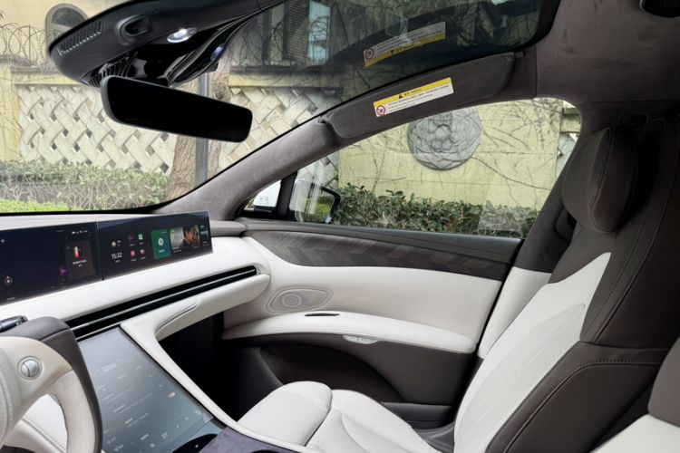 Used IM LS7 2023 100kWh Lux All-Wheel-Drive Version Interior 4