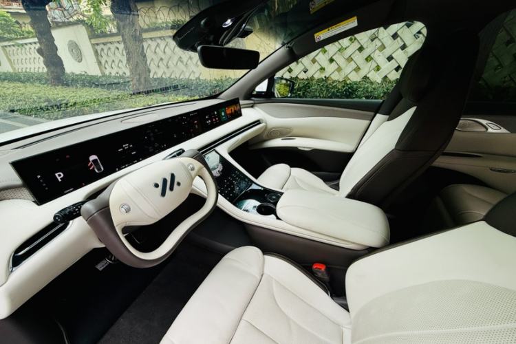 Used IM LS7 2023 90 kWh Elite All-Wheel-Drive Version Interior 5