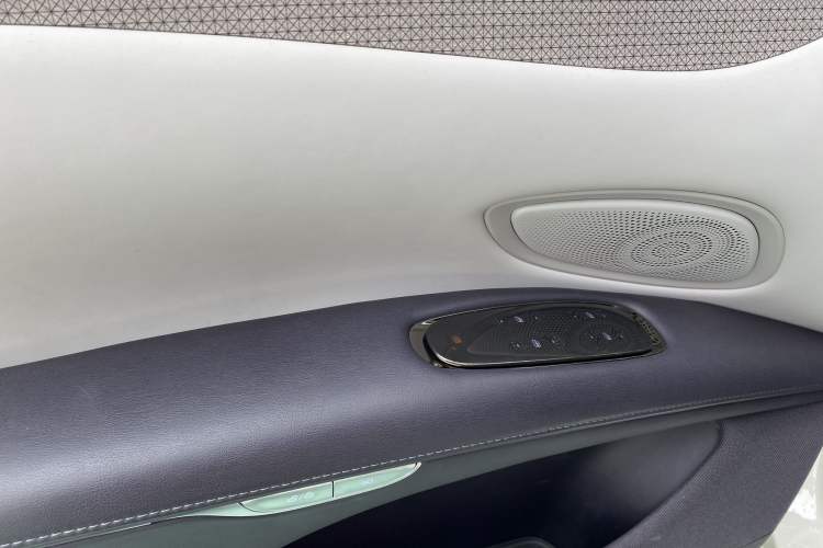 Used IM LS7 2023 90 kWh Elite Rear-Drive Version Interior 6