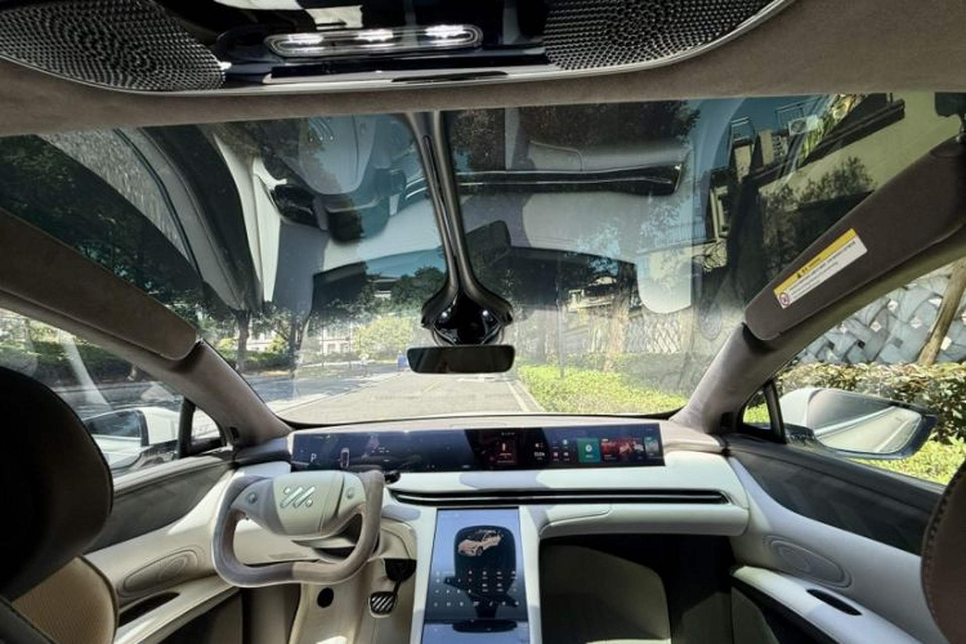 Used IM LS7 2023 100kWh Pro All-Wheel-Drive Version Interior 7